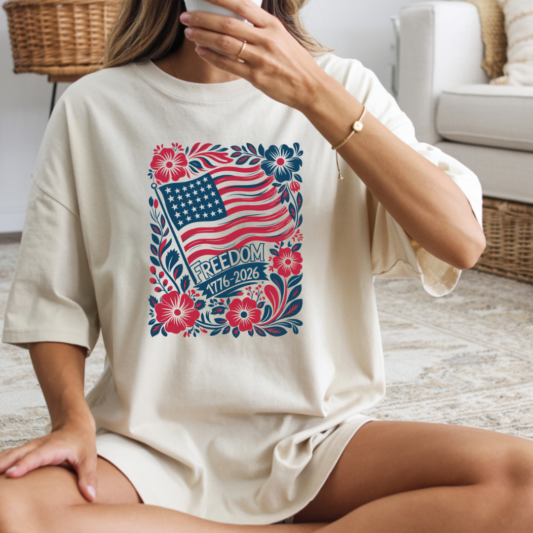 Vintage Freedom 1776 Patriotic Floral USA Flag Tee Shirt